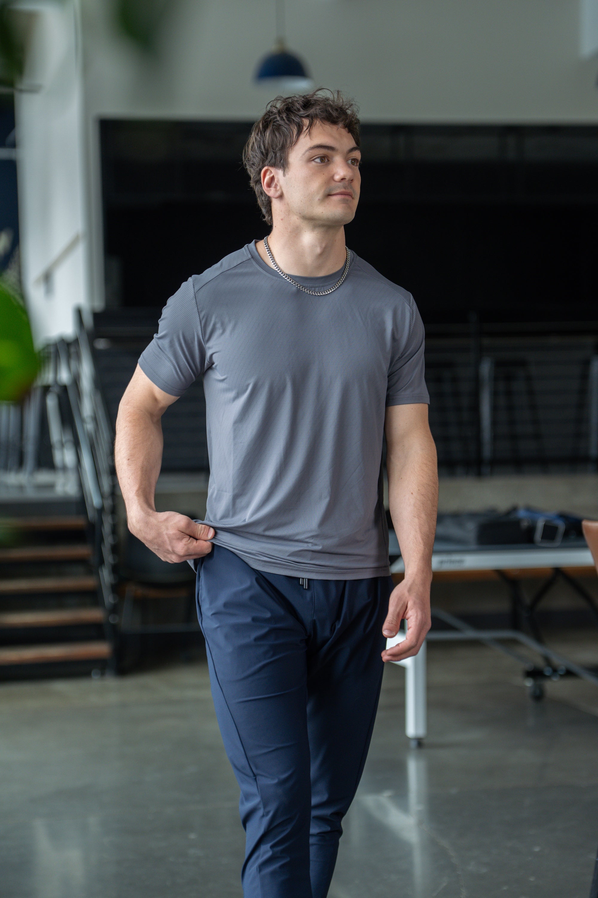 ALIVE strong tee Graphite