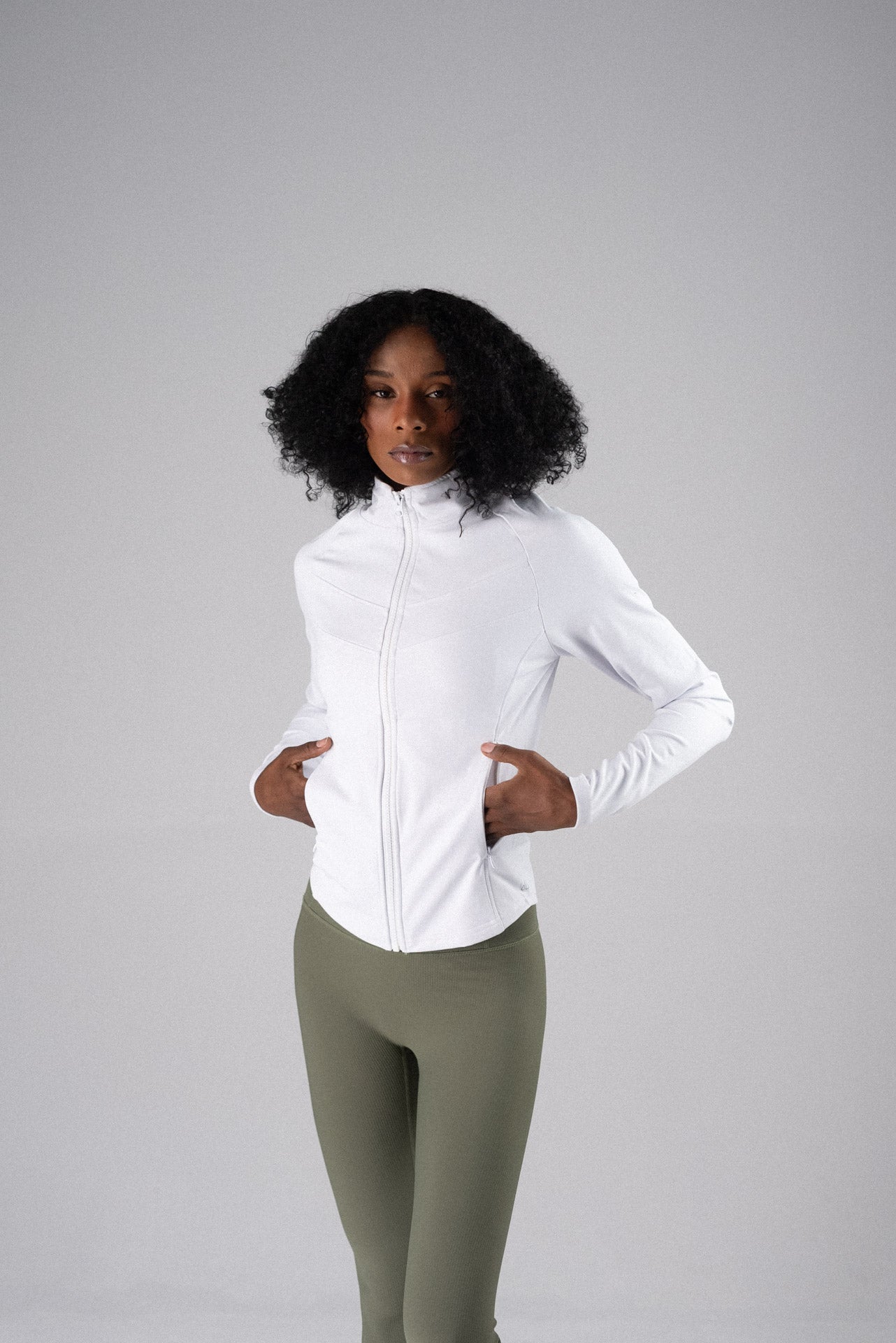 SERENE SOFT motivate jacket White