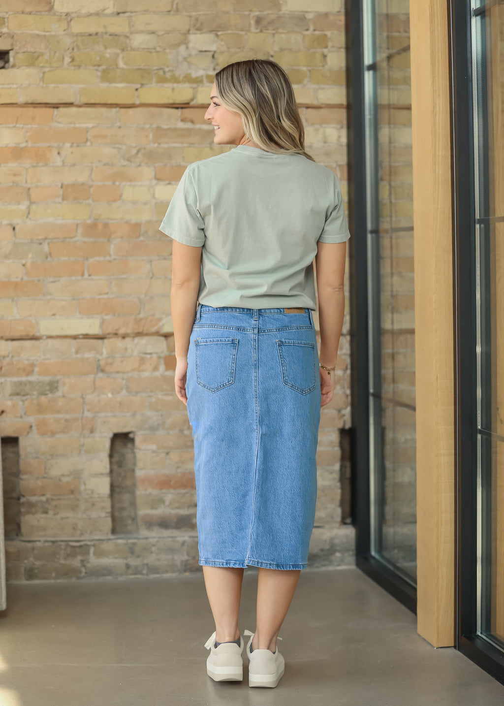 Remi Denim Classic Wash Midi Skirt