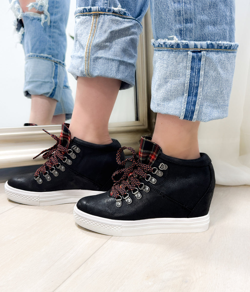 Tibi Sneaker in Black